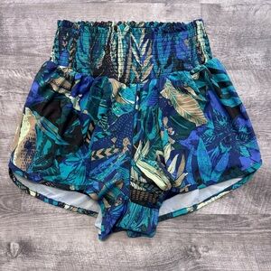 Offline by Aerie Smocked Floral High Waist Running Shorts Lined Womens Sz. L
